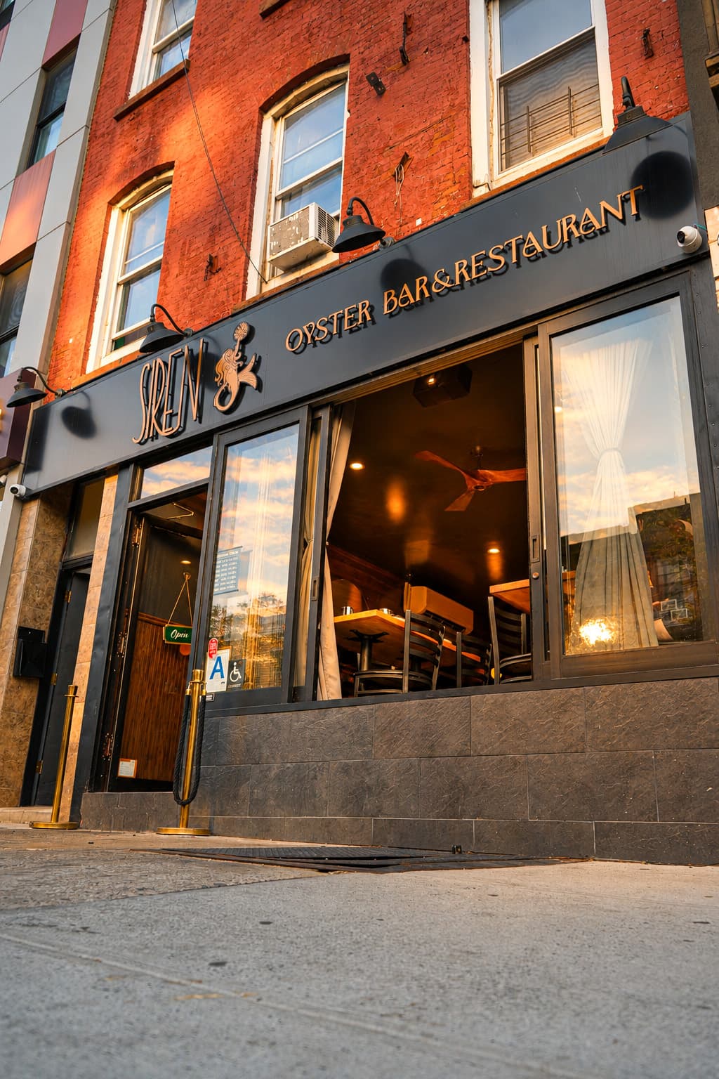 The entrance to Siren Restaurant and Bar on 5th Avenue